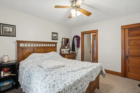 443 16TH Avenue East Moline IL 61244