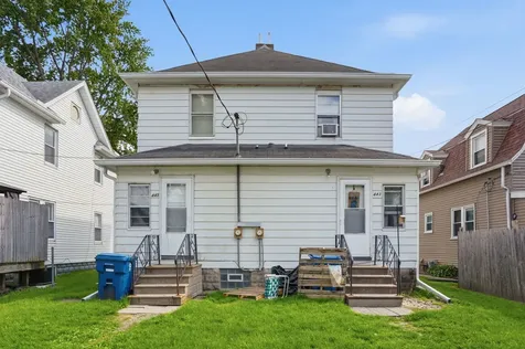 443 16TH Avenue East Moline IL 61244