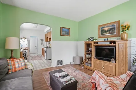 443 16TH Avenue East Moline IL 61244