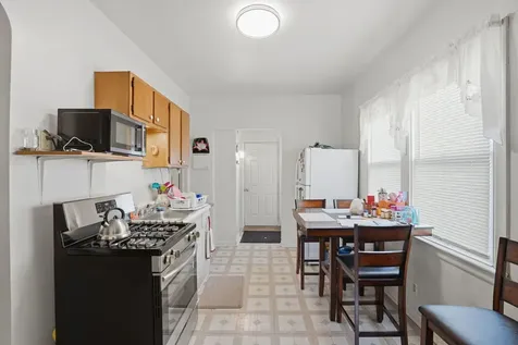 443 16TH Avenue East Moline IL 61244