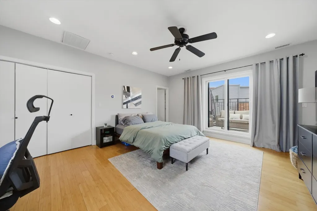 2306 West Bloomingdale Avenue Chicago IL 60647