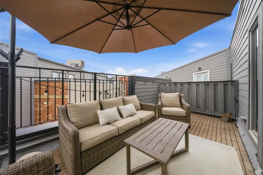 2306 West Bloomingdale Avenue Chicago IL 60647