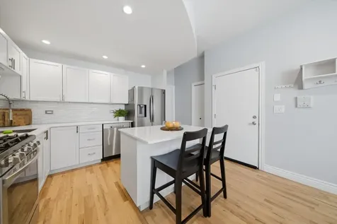 2306 West Bloomingdale Avenue Chicago IL 60647