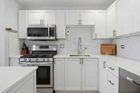 2306 West Bloomingdale Avenue Chicago IL 60647