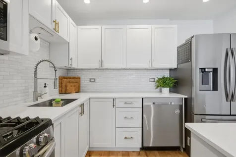 2306 West Bloomingdale Avenue Chicago IL 60647
