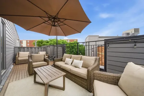 2306 West Bloomingdale Avenue Chicago IL 60647