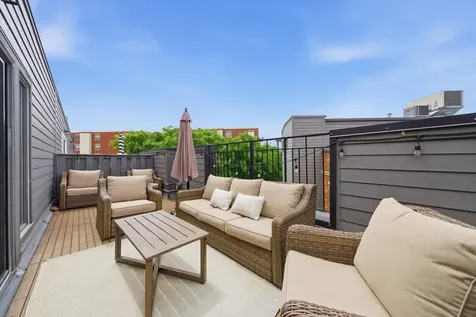 2306 West Bloomingdale Avenue Chicago IL 60647