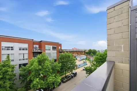 2306 West Bloomingdale Avenue Chicago IL 60647