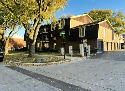 5721 West 103rd Street Oak Lawn IL 60453