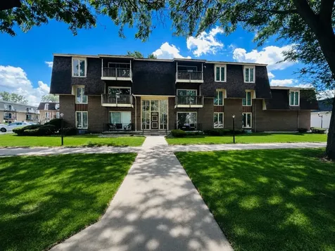 5721 West 103rd Street Oak Lawn IL 60453