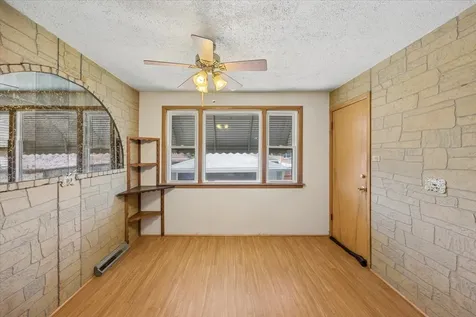 14522 South Calhoun Avenue Burnham IL 60633