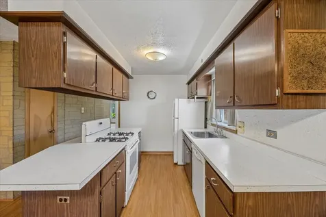 14522 South Calhoun Avenue Burnham IL 60633