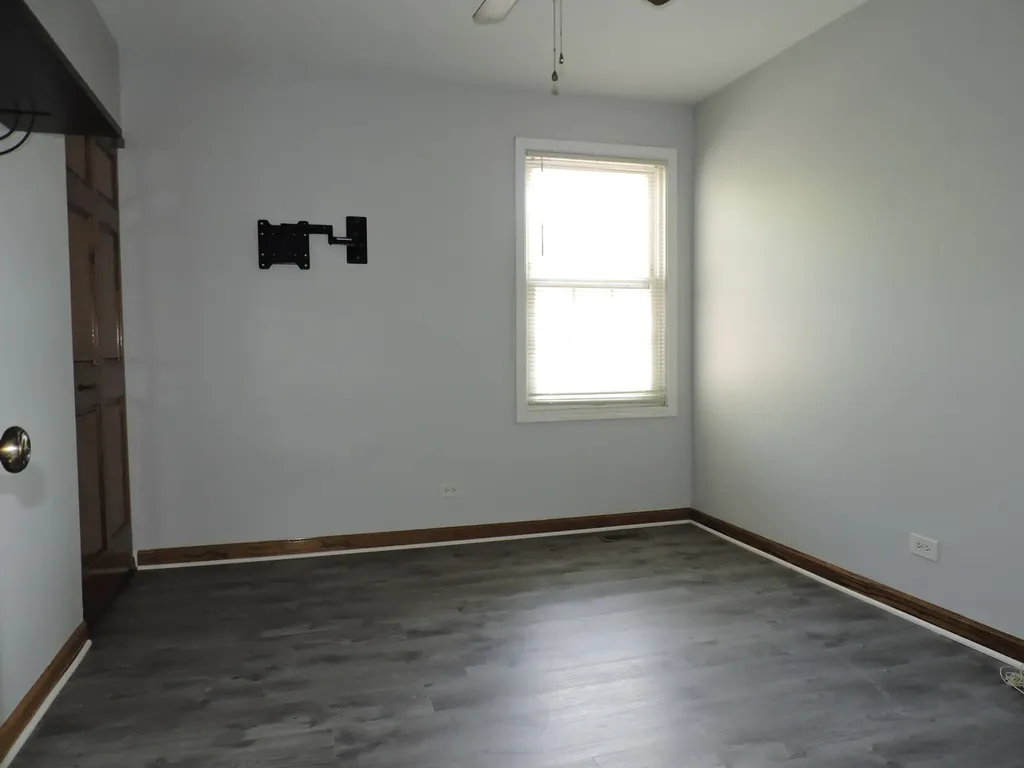 1334 Gloucester Circle Carol Stream IL 60188