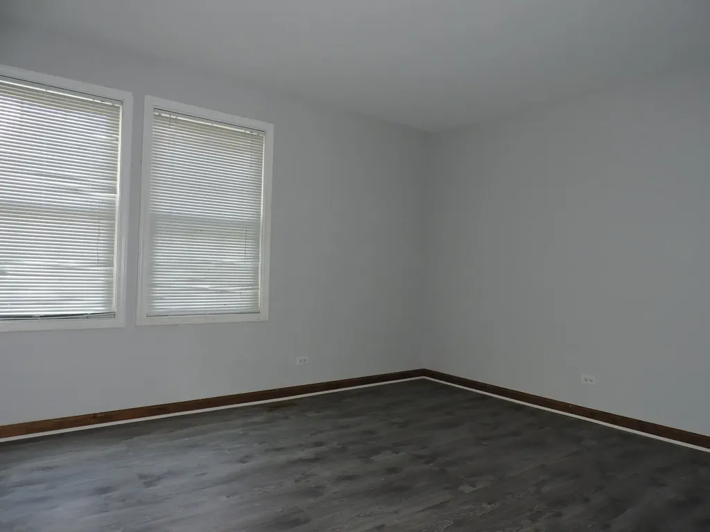 1334 Gloucester Circle Carol Stream IL 60188