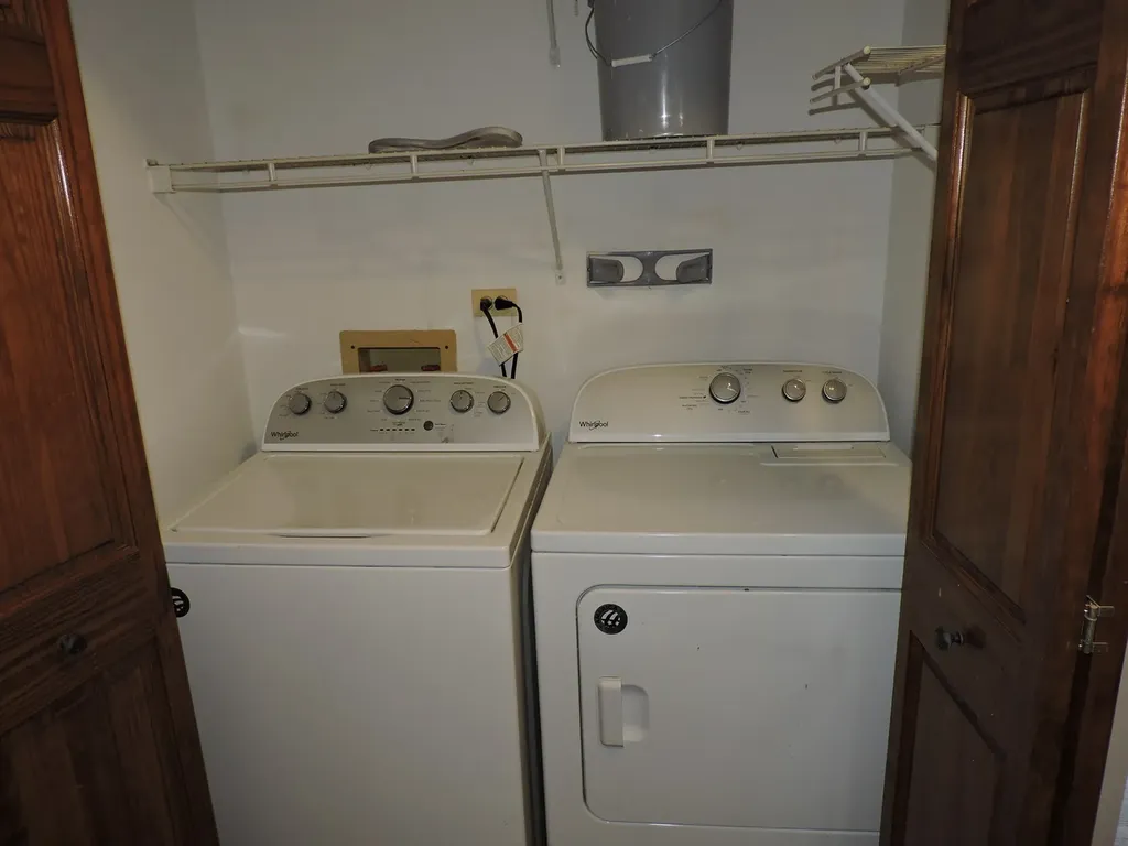 1334 Gloucester Circle Carol Stream IL 60188