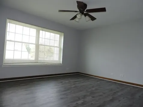 1334 Gloucester Circle Carol Stream IL 60188