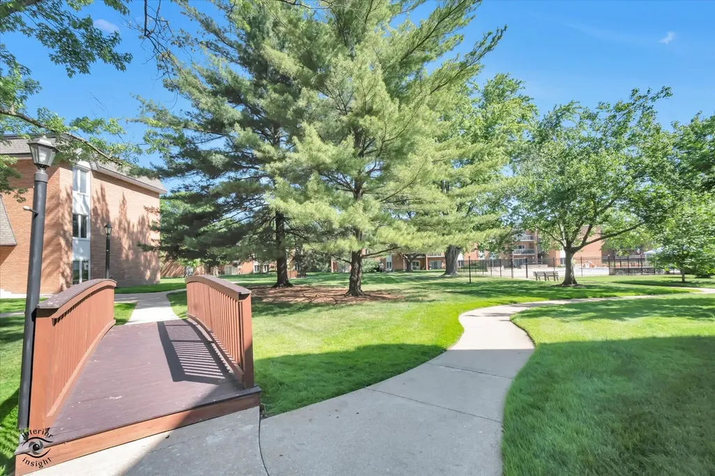 4250 Saratoga Avenue Downers Grove IL 60515