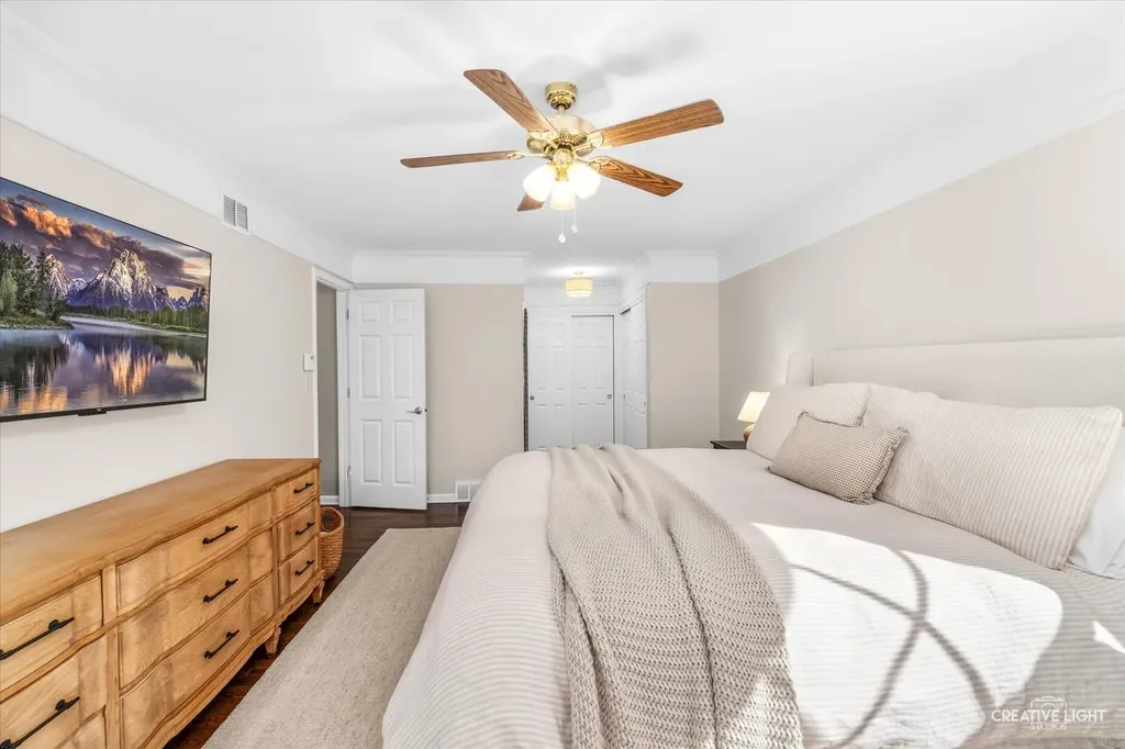 1081 Barneswood Drive Downers Grove IL 60515