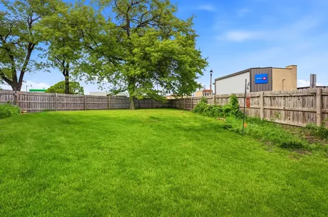 6710 Riverside Drive Berwyn IL 60402