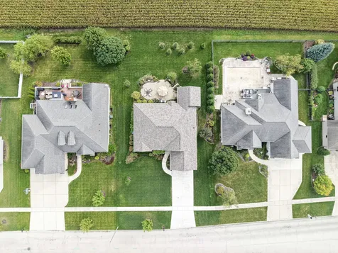 1934 Parkside Drive Sycamore IL 60178