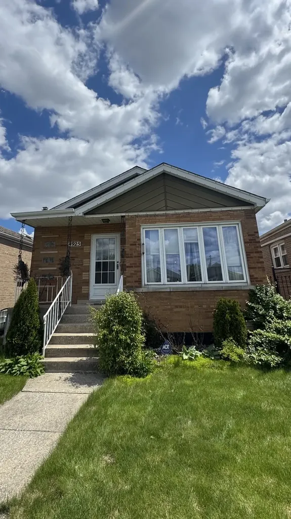 4925 South Leamington Avenue Chicago IL 60638