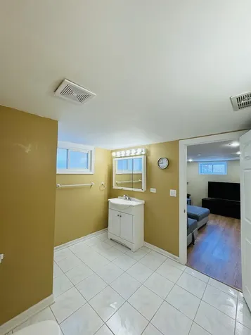 4925 South Leamington Avenue Chicago IL 60638