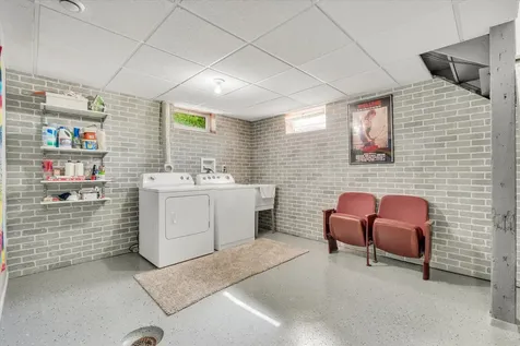 2365 30TH Street Moline IL 61265