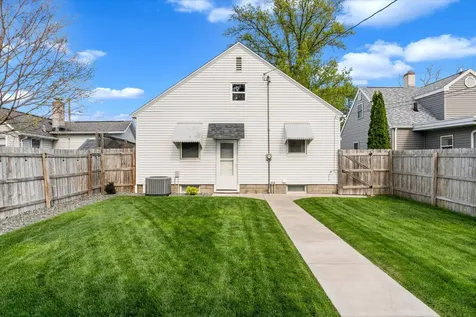 2365 30TH Street Moline IL 61265