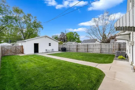 2365 30TH Street Moline IL 61265