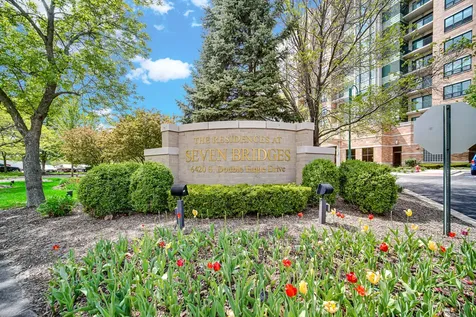 6420 Double Eagle Drive Woodridge IL 60517