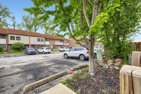7640 Cork Avenue Justice IL 60458