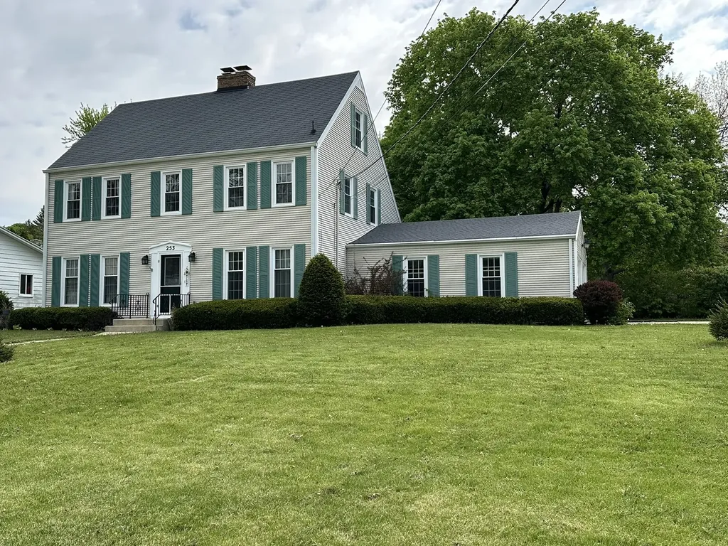 253 Park Crest Drive Freeport IL 61032