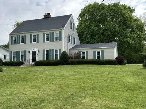 253 Park Crest Drive Freeport IL 61032