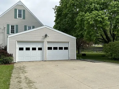 253 Park Crest Drive Freeport IL 61032