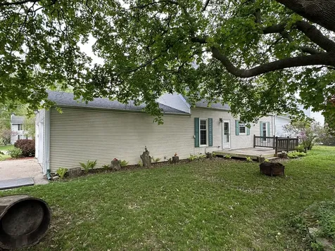 253 Park Crest Drive Freeport IL 61032