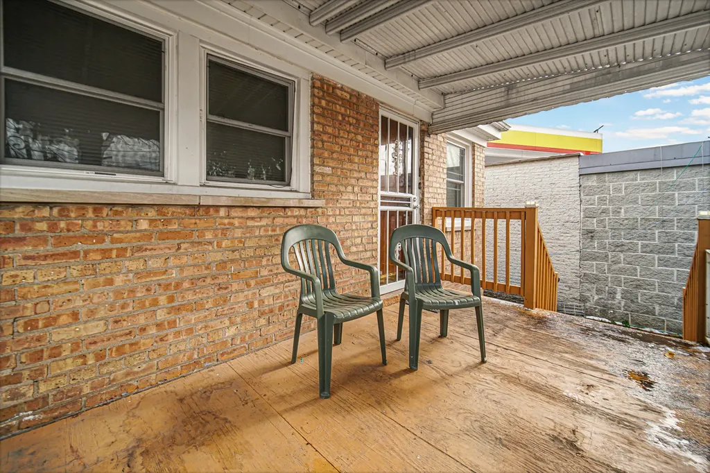 3210 North Narragansett Avenue Chicago IL 60634