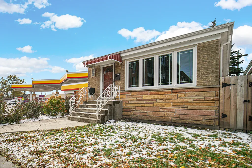 3210 North Narragansett Avenue Chicago IL 60634