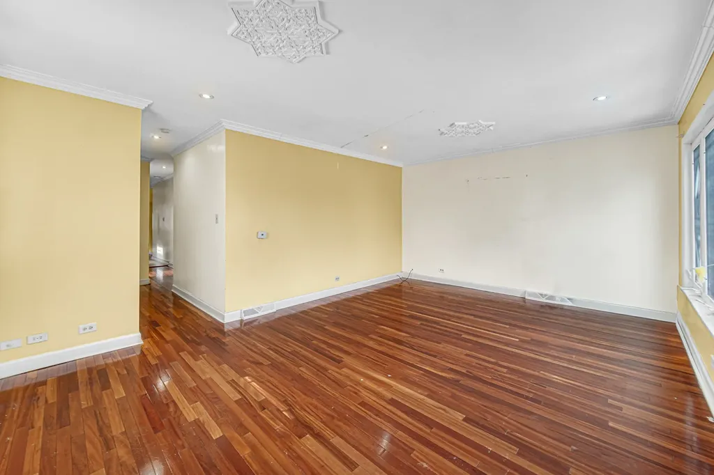 3210 North Narragansett Avenue Chicago IL 60634