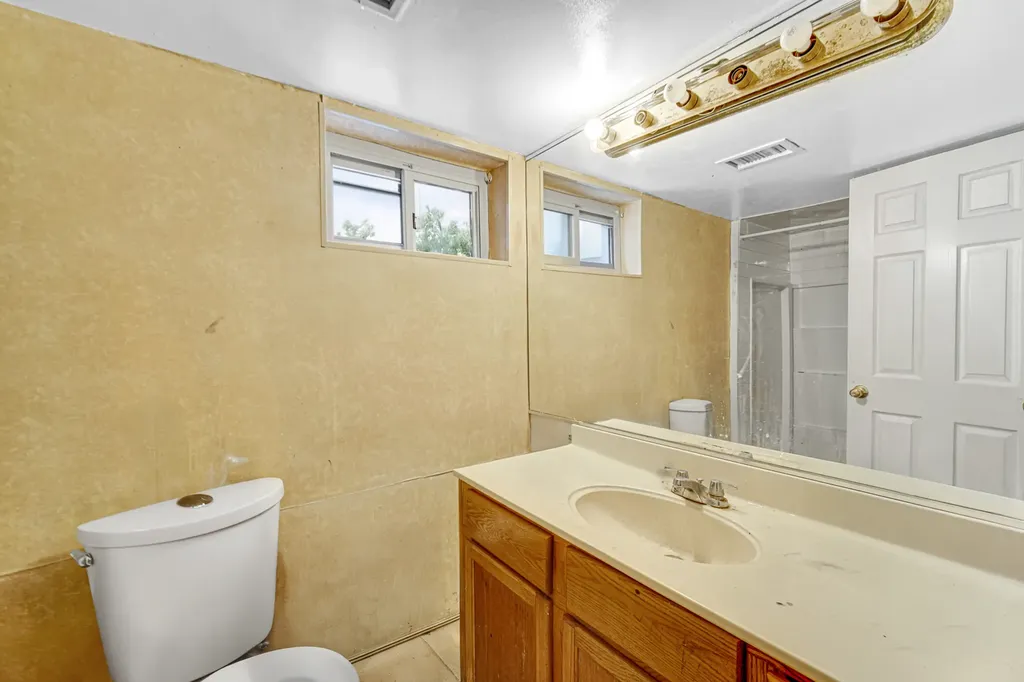 3210 North Narragansett Avenue Chicago IL 60634