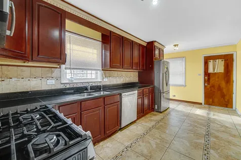 3210 North Narragansett Avenue Chicago IL 60634