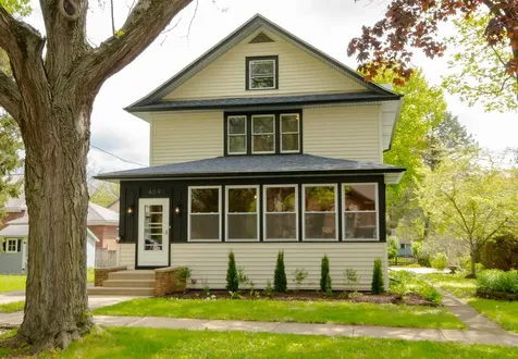 409 South 3rd Street West Dundee IL 60118