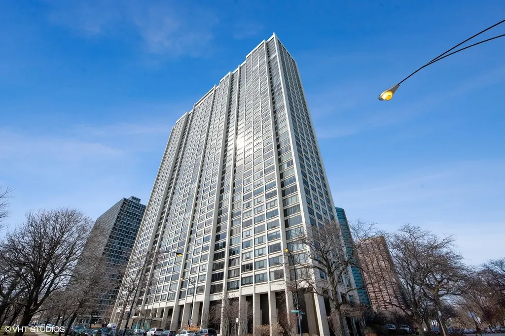 2800 North Lake Shore Drive Chicago IL 60657