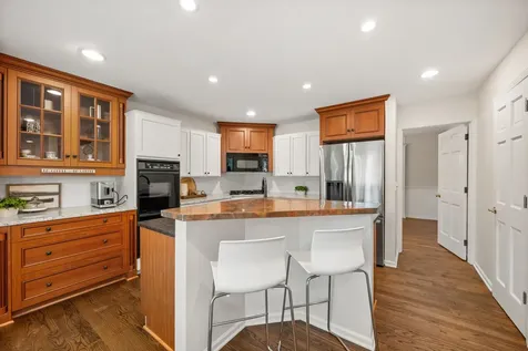 301 Willow Lane Geneva IL 60134