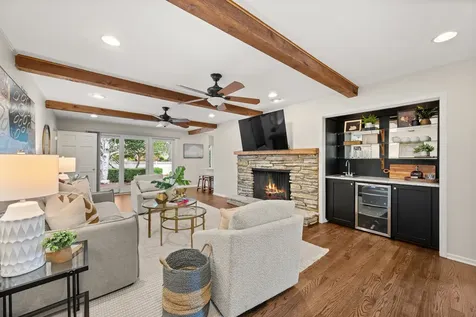 301 Willow Lane Geneva IL 60134