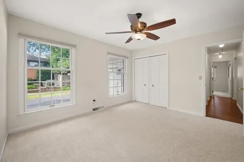 301 Willow Lane Geneva IL 60134