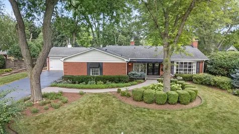 301 Willow Lane Geneva IL 60134