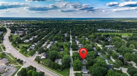 301 Willow Lane Geneva IL 60134