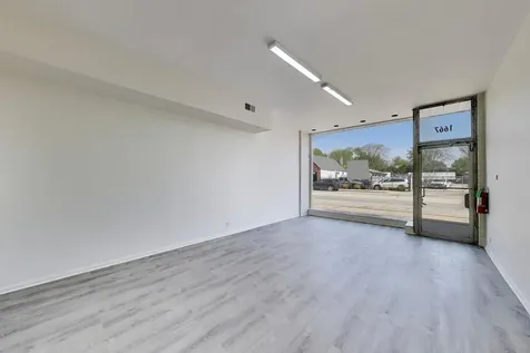 1667-1675 East Oakton Street Des Plaines IL 60018