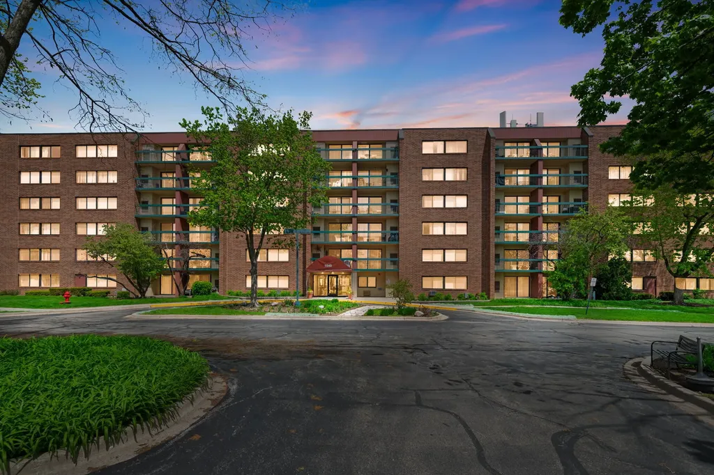 1840 Huntington Boulevard Hoffman Estates IL 60169
