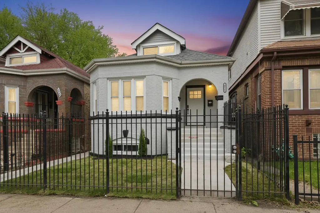 6824 South Wood Street Chicago IL 60636